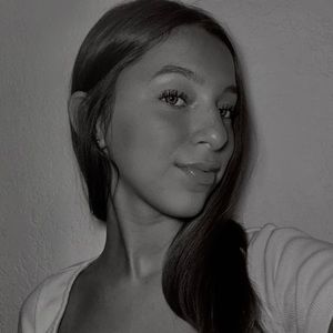 Meet your Posher, Daniela